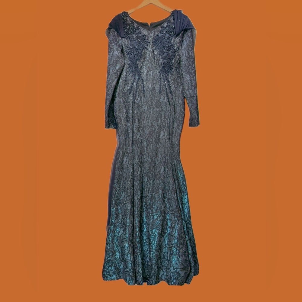 Elegant Gray Lace Evening Dress